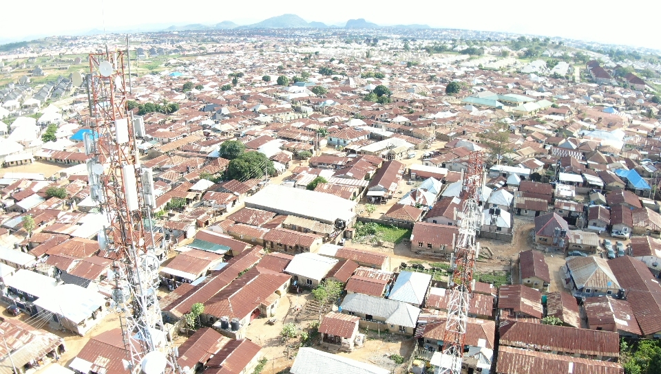 Telecom infrastructure inspection over dense urban terrain
